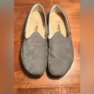 Nefes Women's Classic Gray Loafers